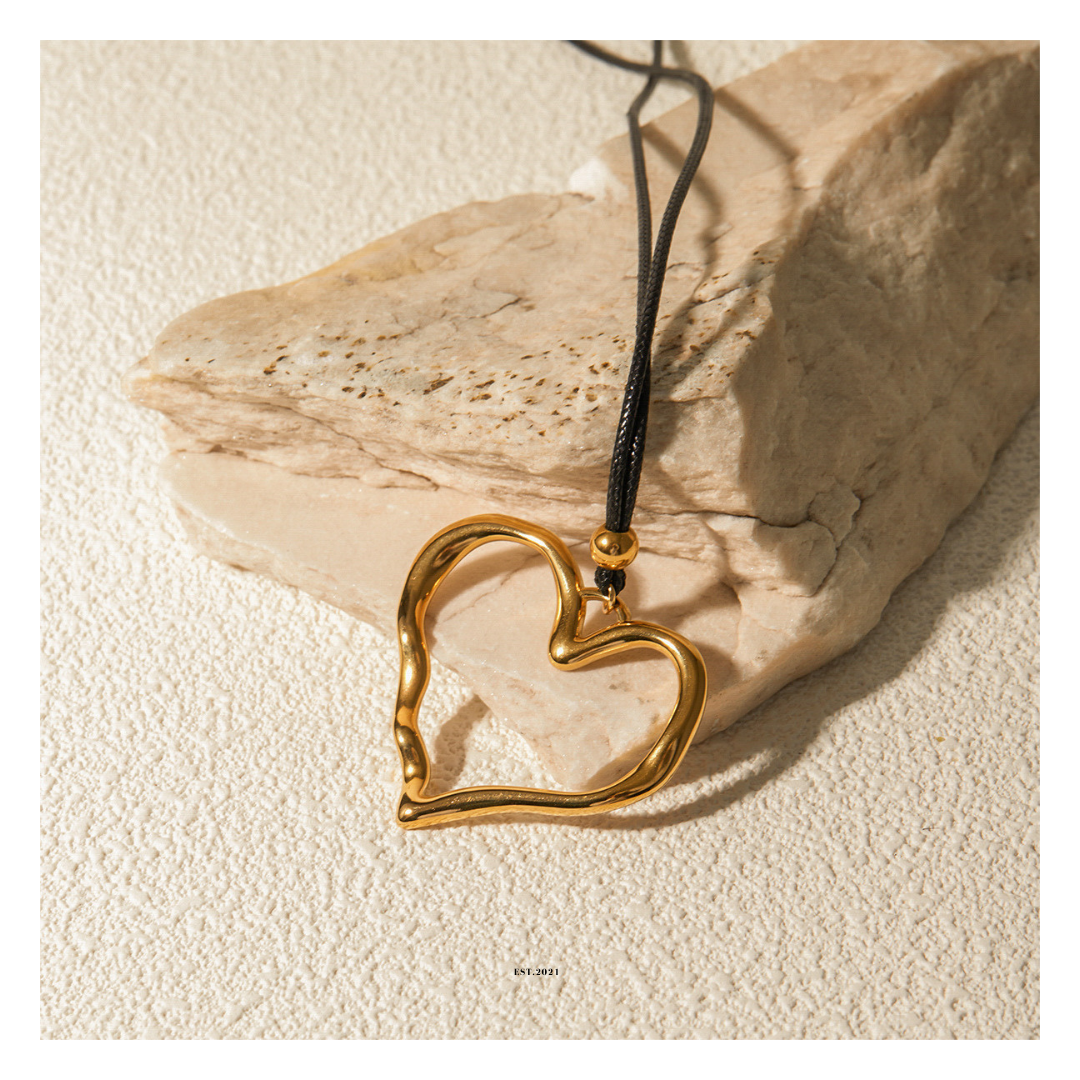 Long Rope Heart Necklace 詳細画像1|Misy Jewelry