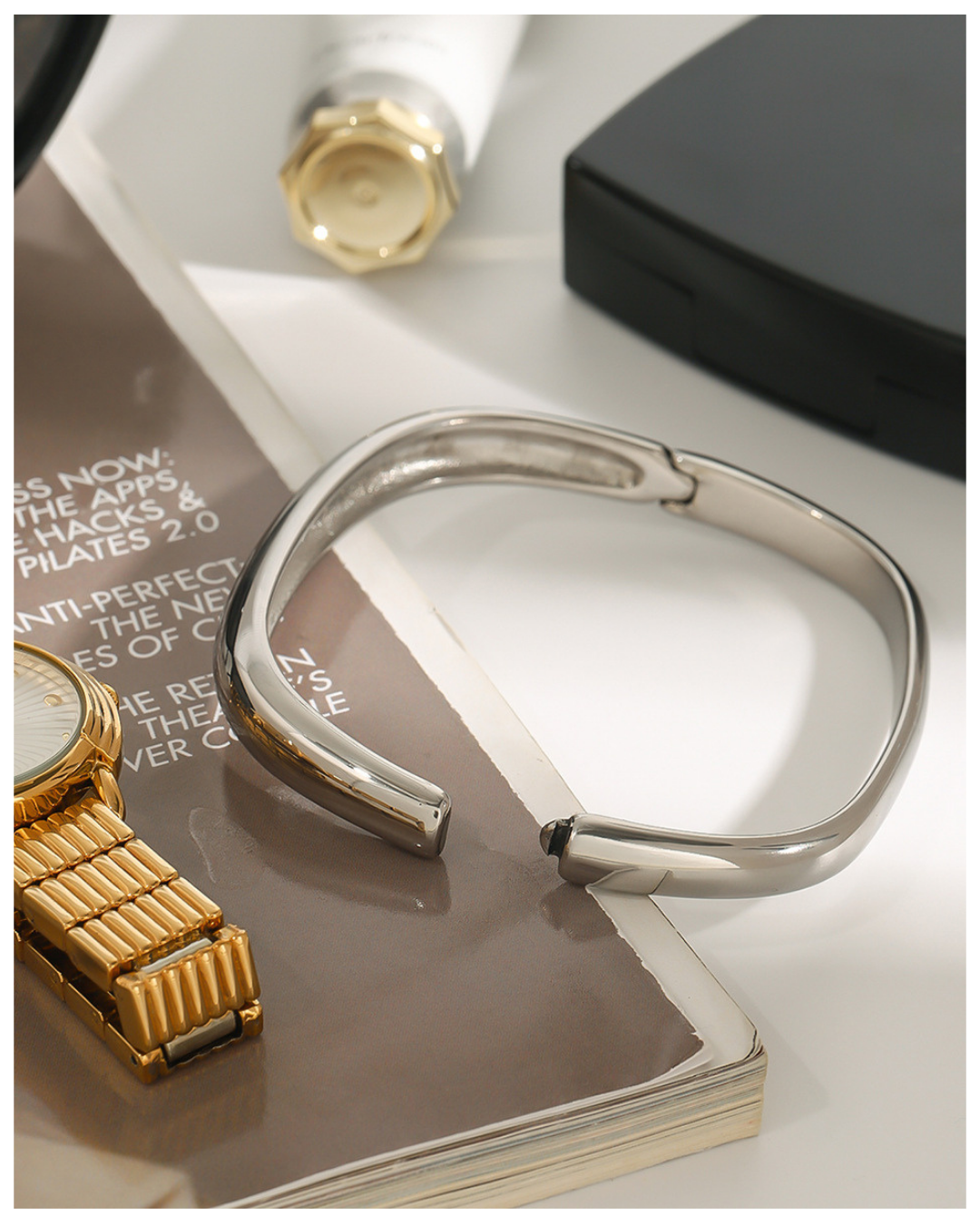 316L Modern Curve Open Bangle — ディテール | ブレスレット | サージカルステンレス316L | Misy Jewelry