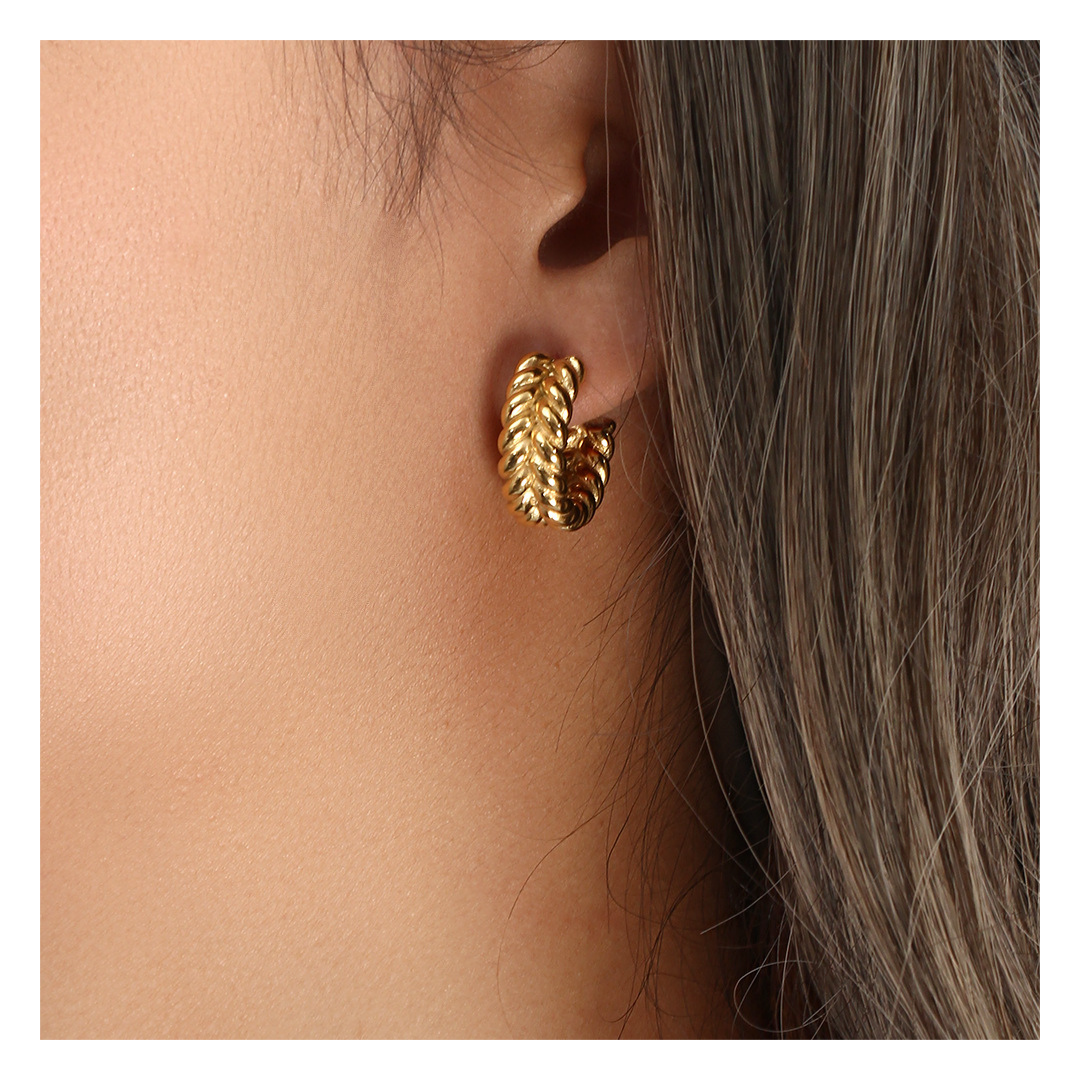 316L Feather Pierce — 着用イメージ | リング | サージカルステンレス316L | Misy Jewelry