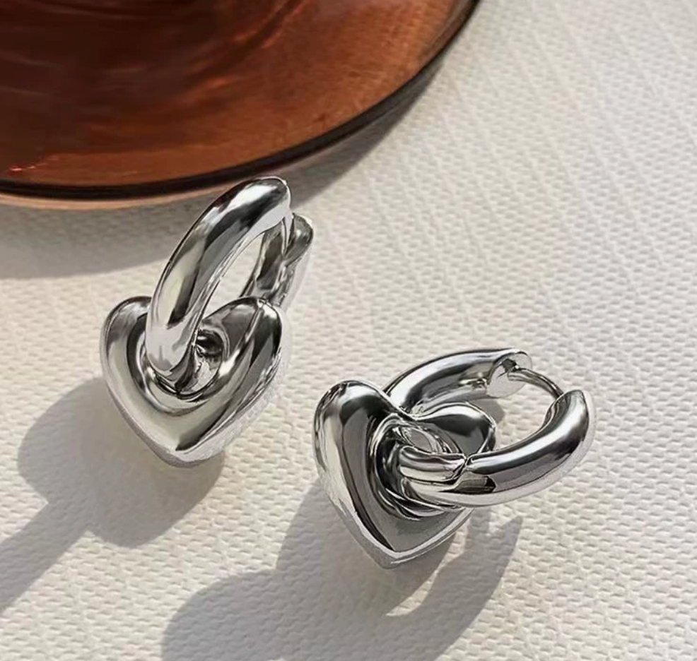 316L Round Heart Pierce — 着用イメージ | リング | サージカルステンレス316L | Misy Jewelry