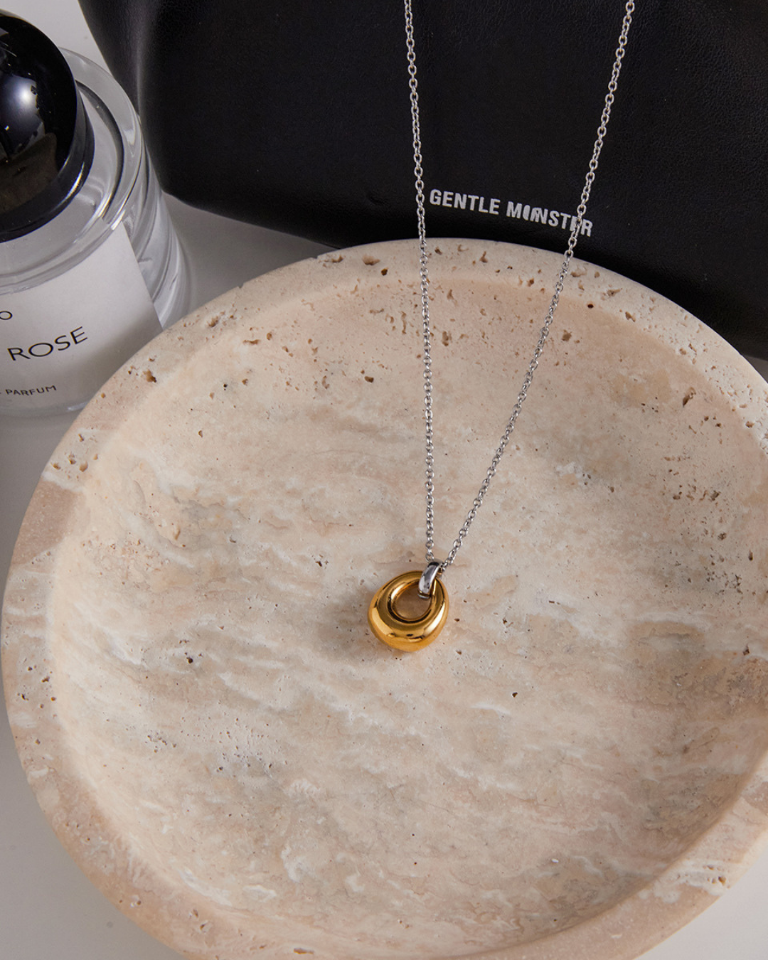 316L Bi-color Oval Pendant Necklace — ディテール | ネックレス | サージカルステンレス316L | Misy Jewelry