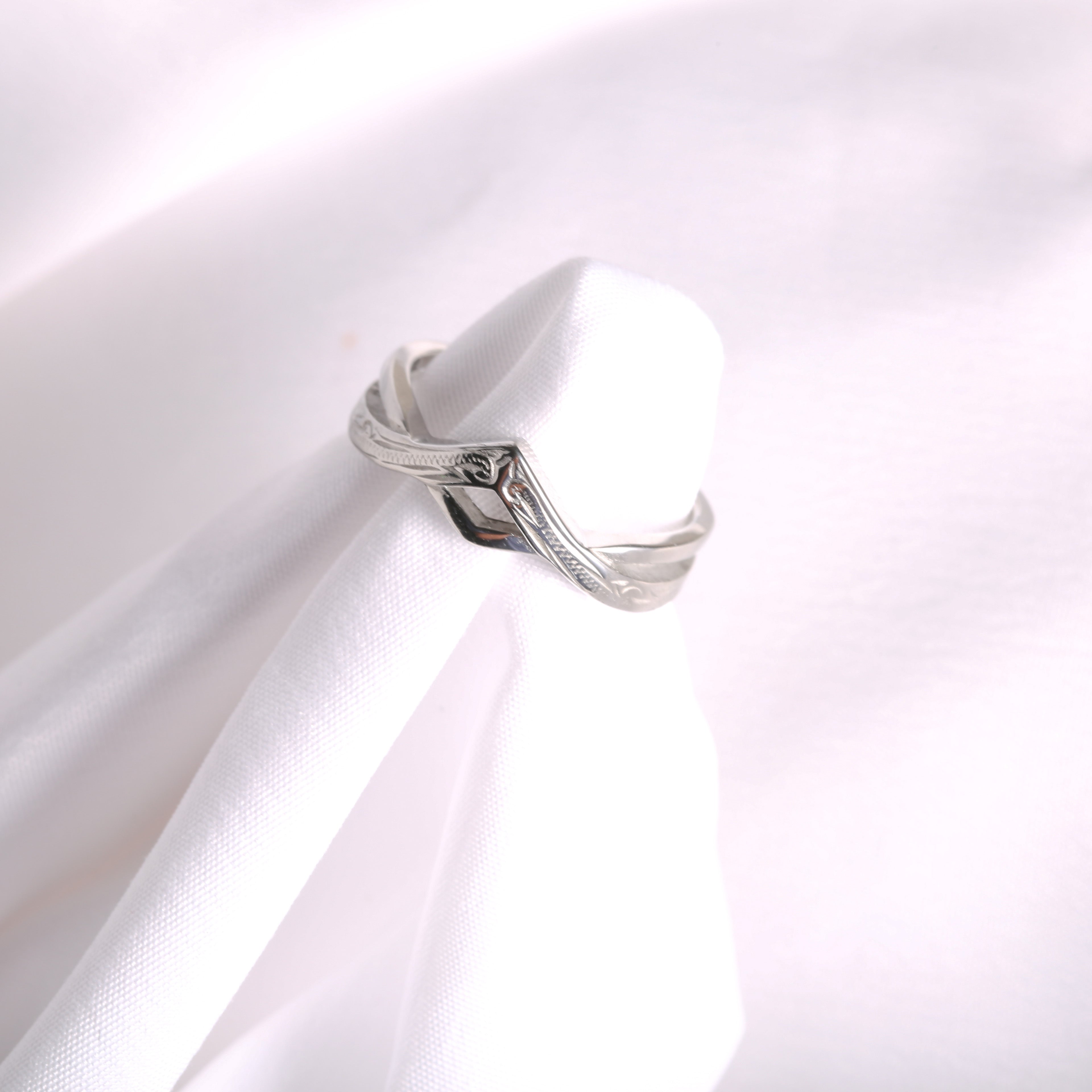 316L Hawaiian V Ring 詳細画像1|Misy Jewelry