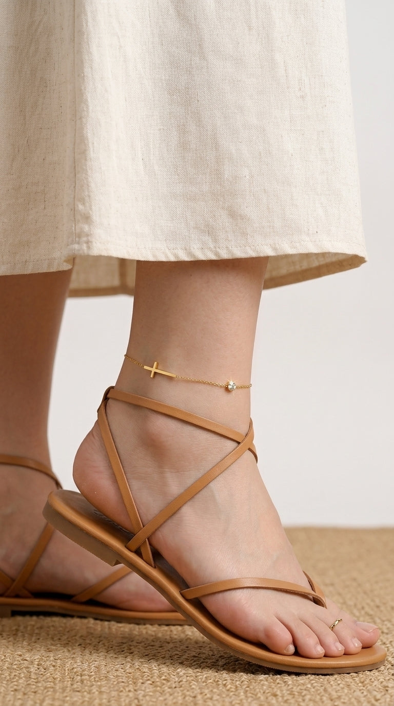 Cross Zirconia Anklet — Gold 着用イメージ | Misy Jewelry