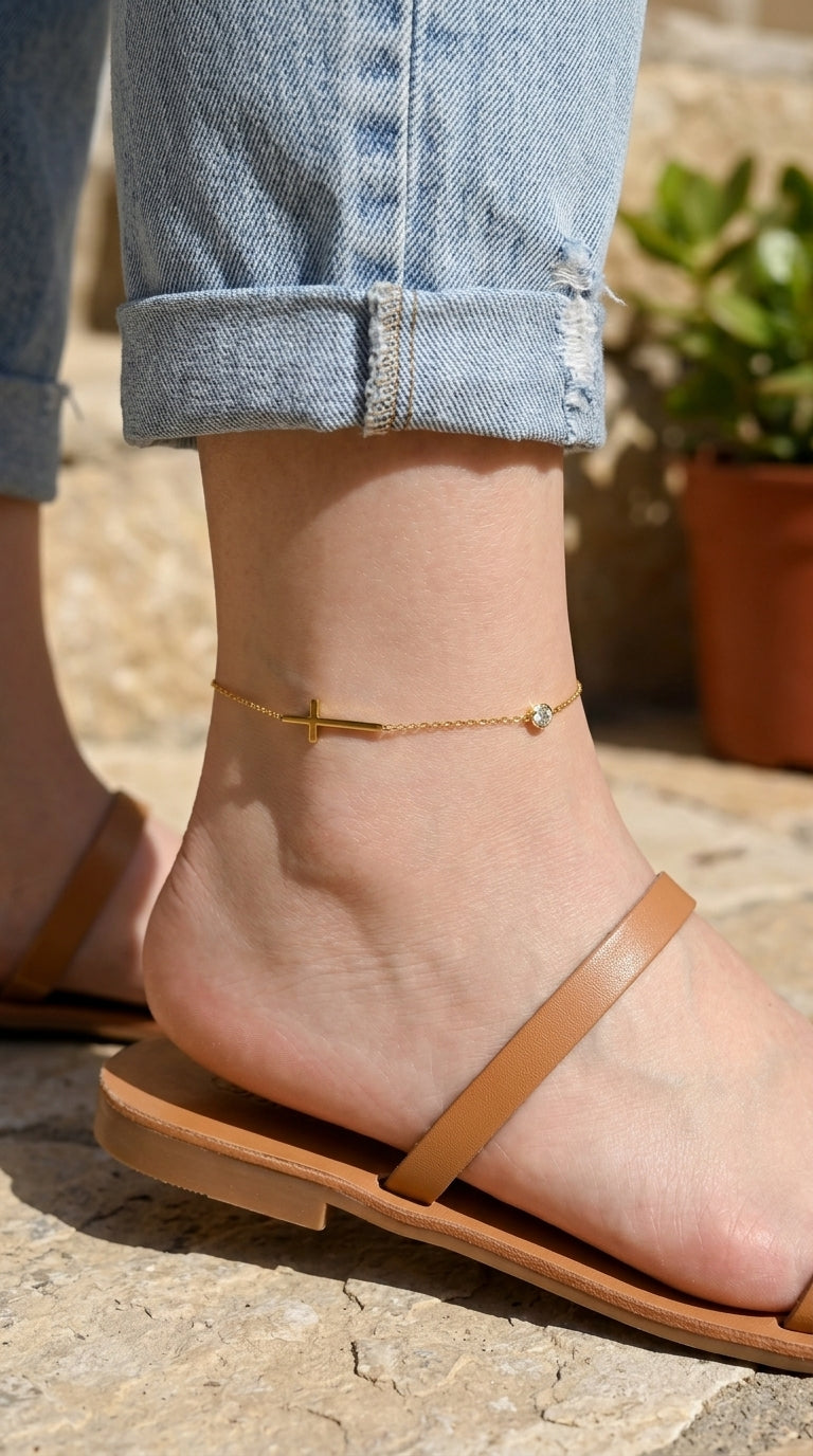 Cross Zirconia Anklet — Gold 着用イメージ | Misy Jewelry