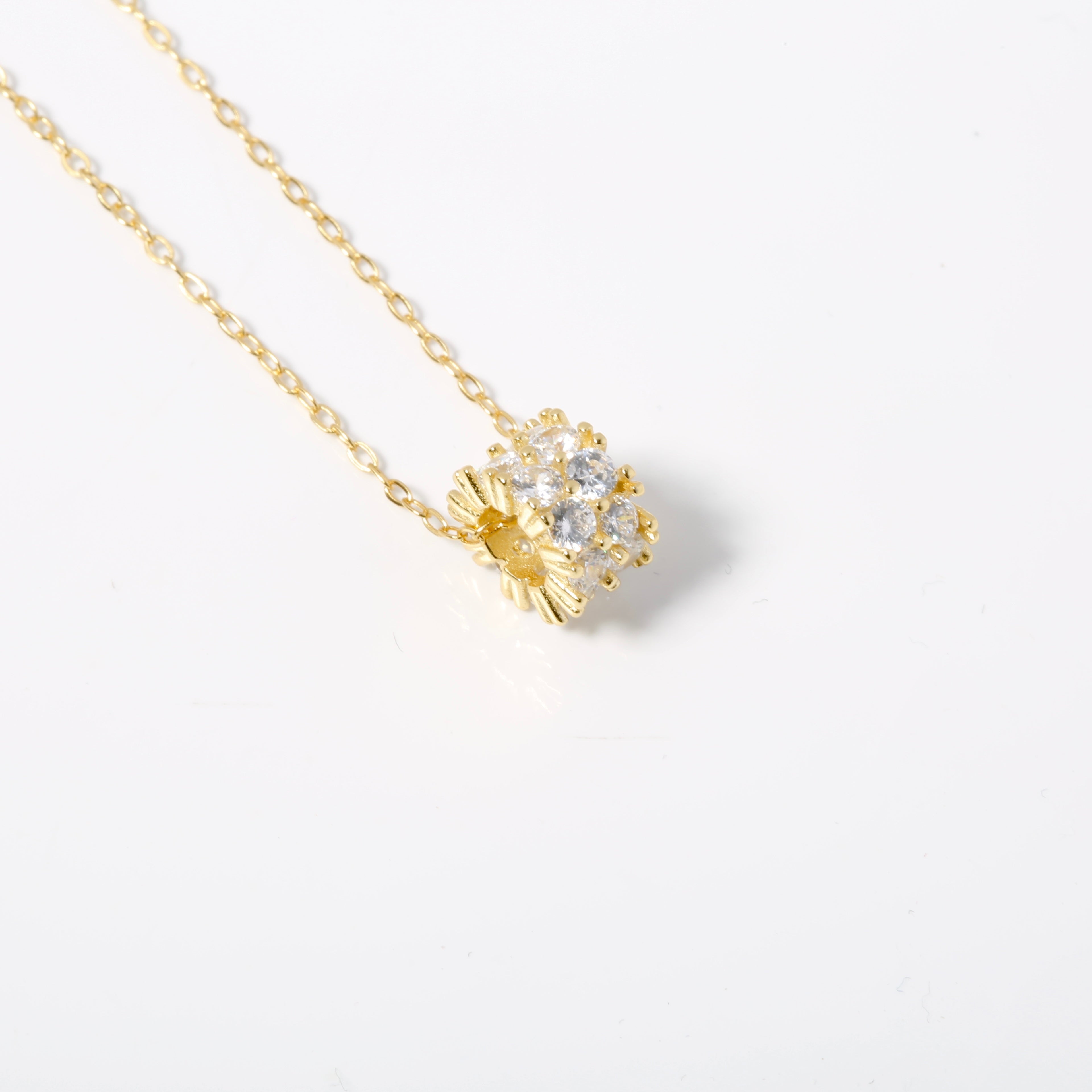 s925 Zirconia Barrel Necklace 2 — 着用イメージ | ネックレス | サージカルステンレス316L | Misy Jewelry