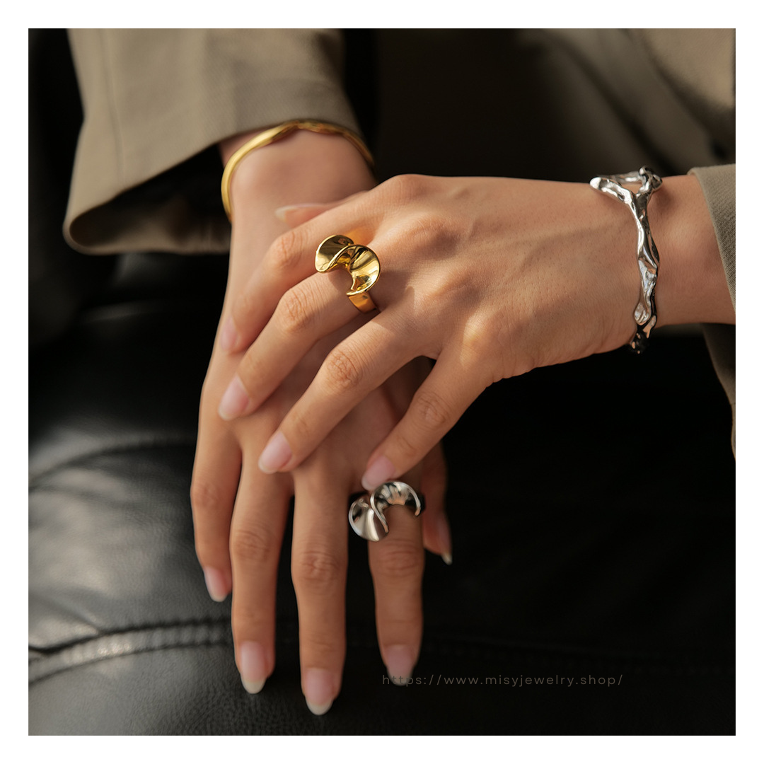 316L Sunken Ring — 着用イメージ | リング | サージカルステンレス316L | Misy Jewelry