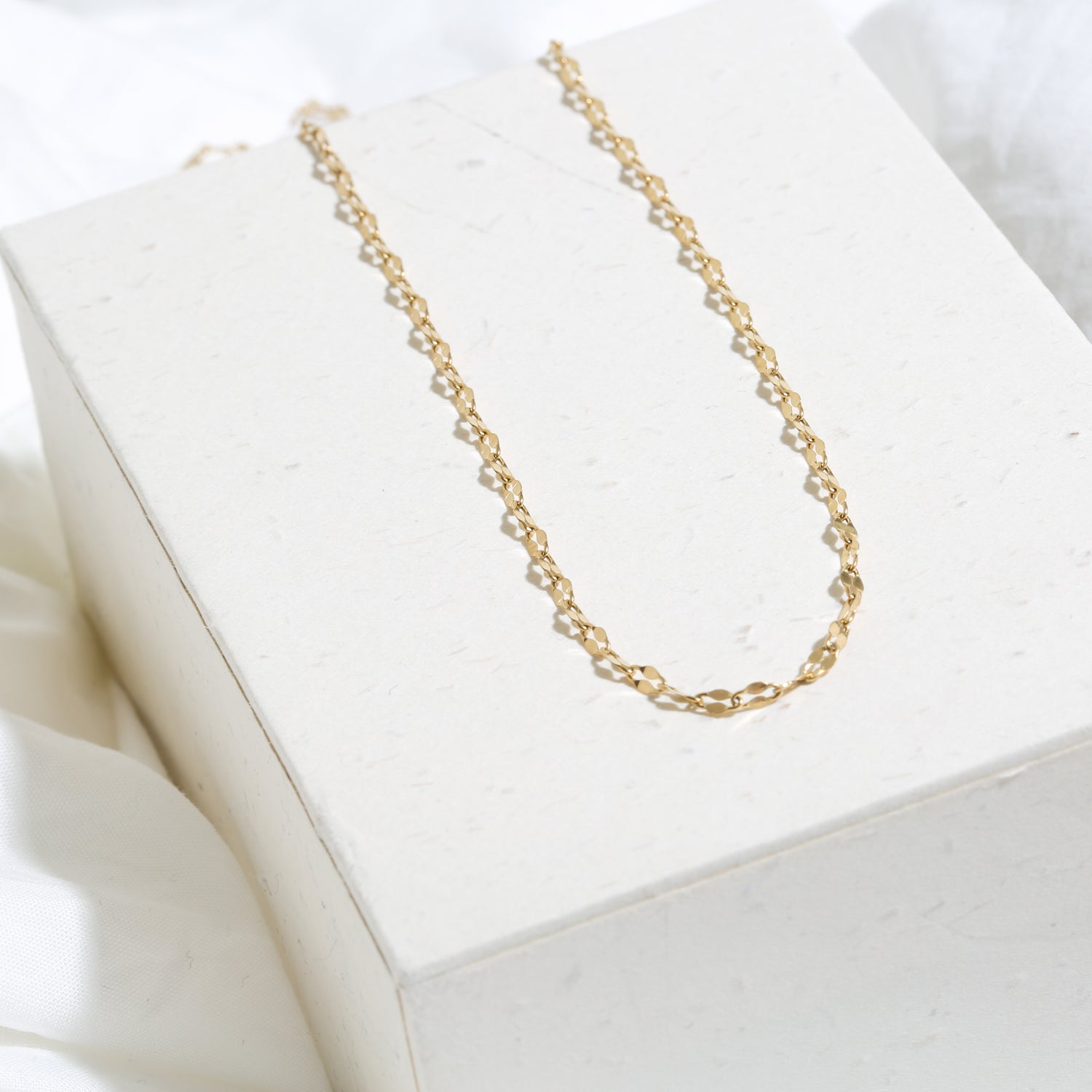 316L Petal Choker着用 - Misy Jewelry