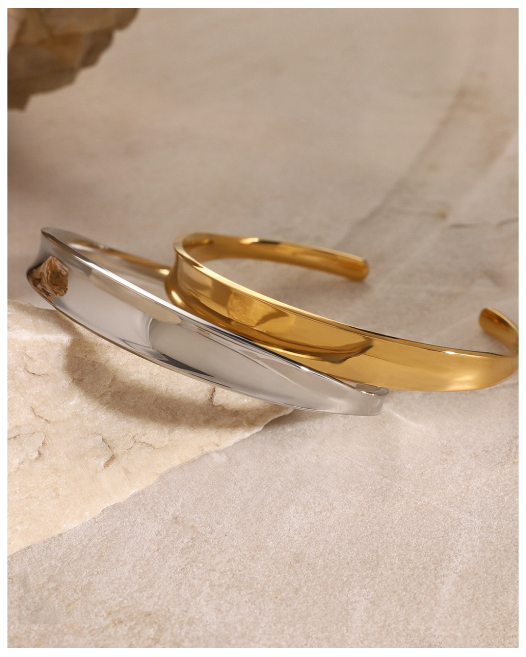 316L Sleek Line Bangle — ディテール | ブレスレット | サージカルステンレス316L | Misy Jewelry