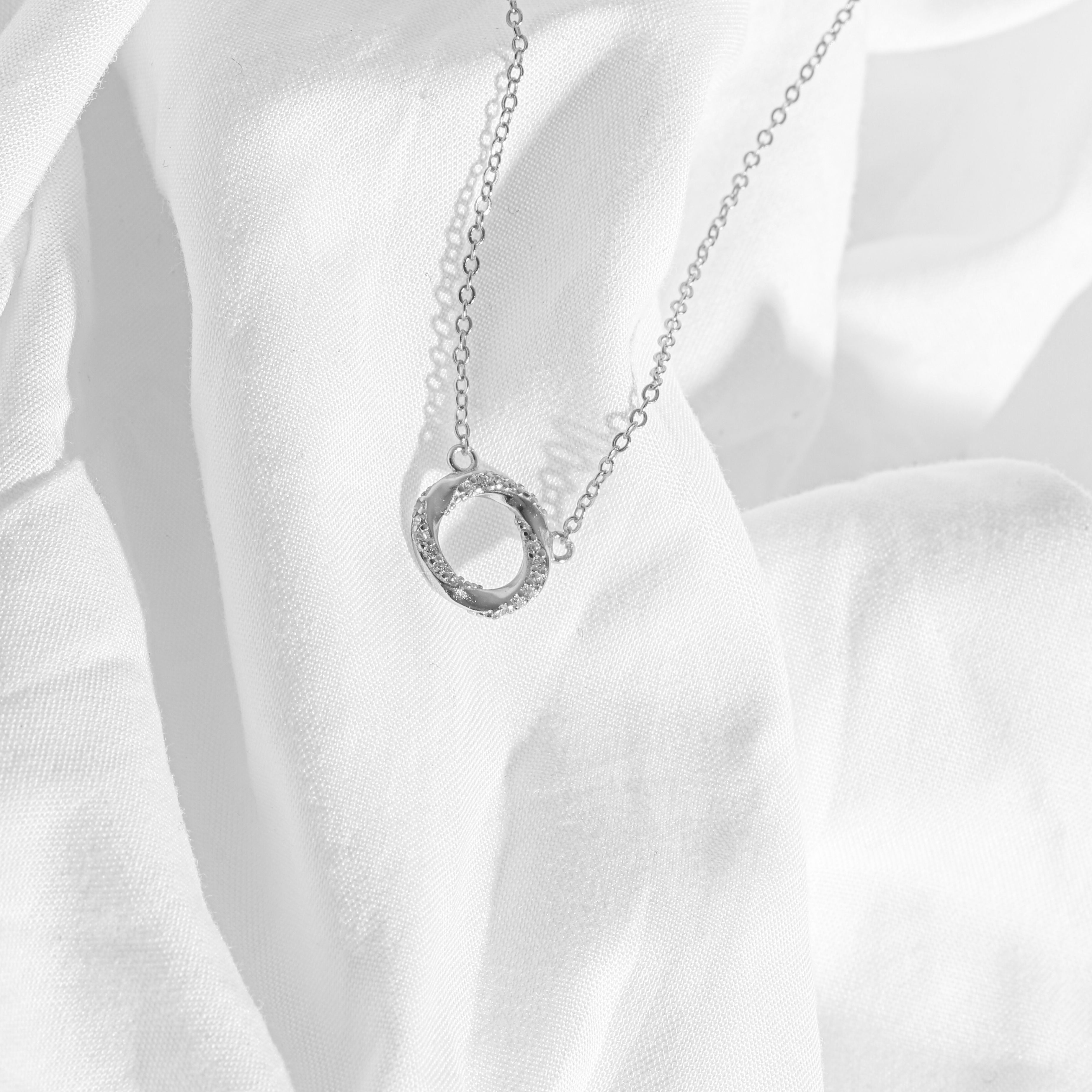 s925  Zirconia Circle necklace 詳細画像1｜Misy Jewelry