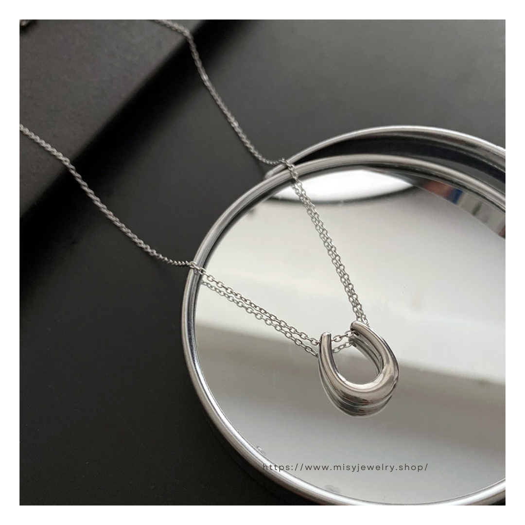 Horseshoe Necklace 詳細画像1｜Misy Jewelry