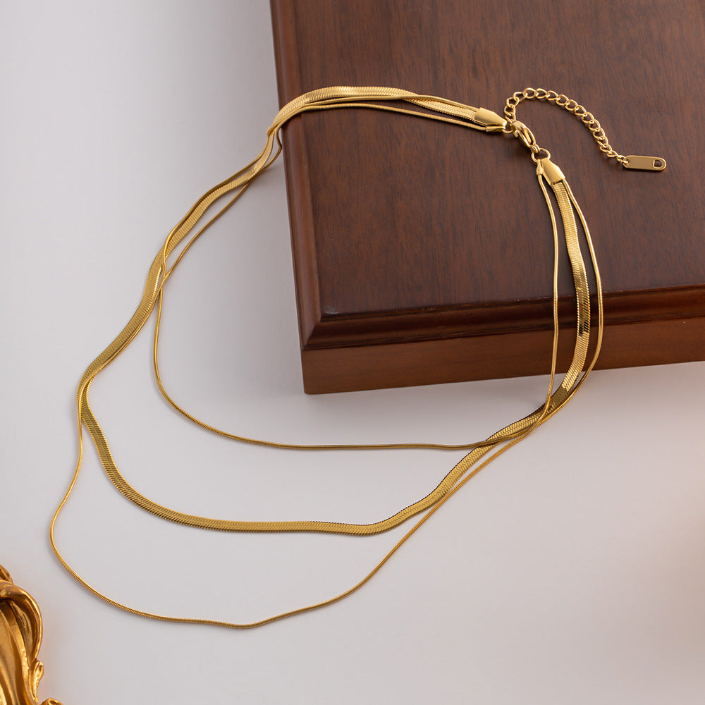 Triple Snake Necklace — 着用イメージ | ネックレス | サージカルステンレス316L | Misy Jewelry