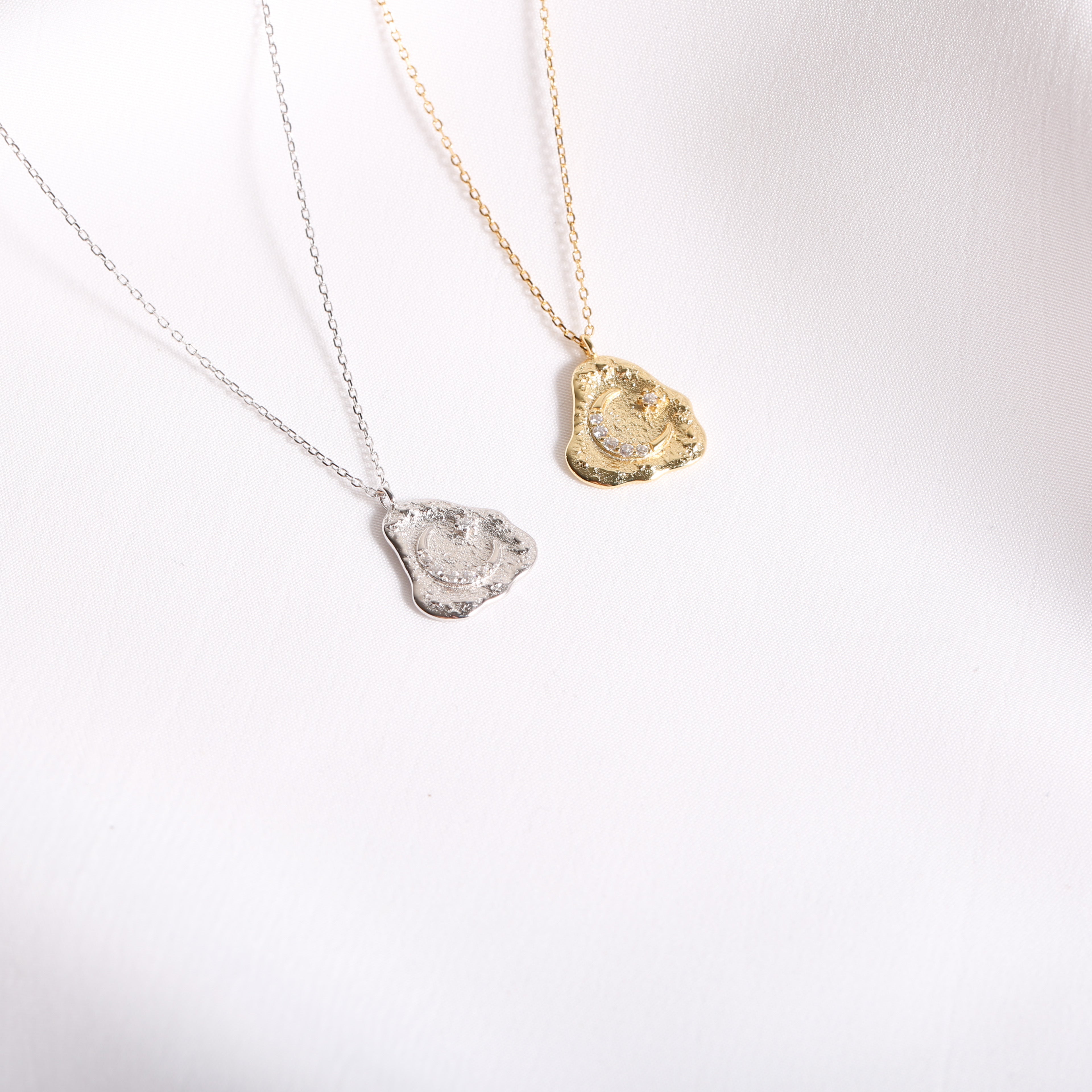 s925 Crecent moon coin necklace