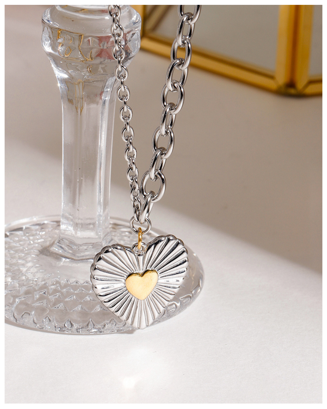 316L Silver Heart Necklace — 着用イメージ | ネックレス | サージカルステンレス316L | Misy Jewelry