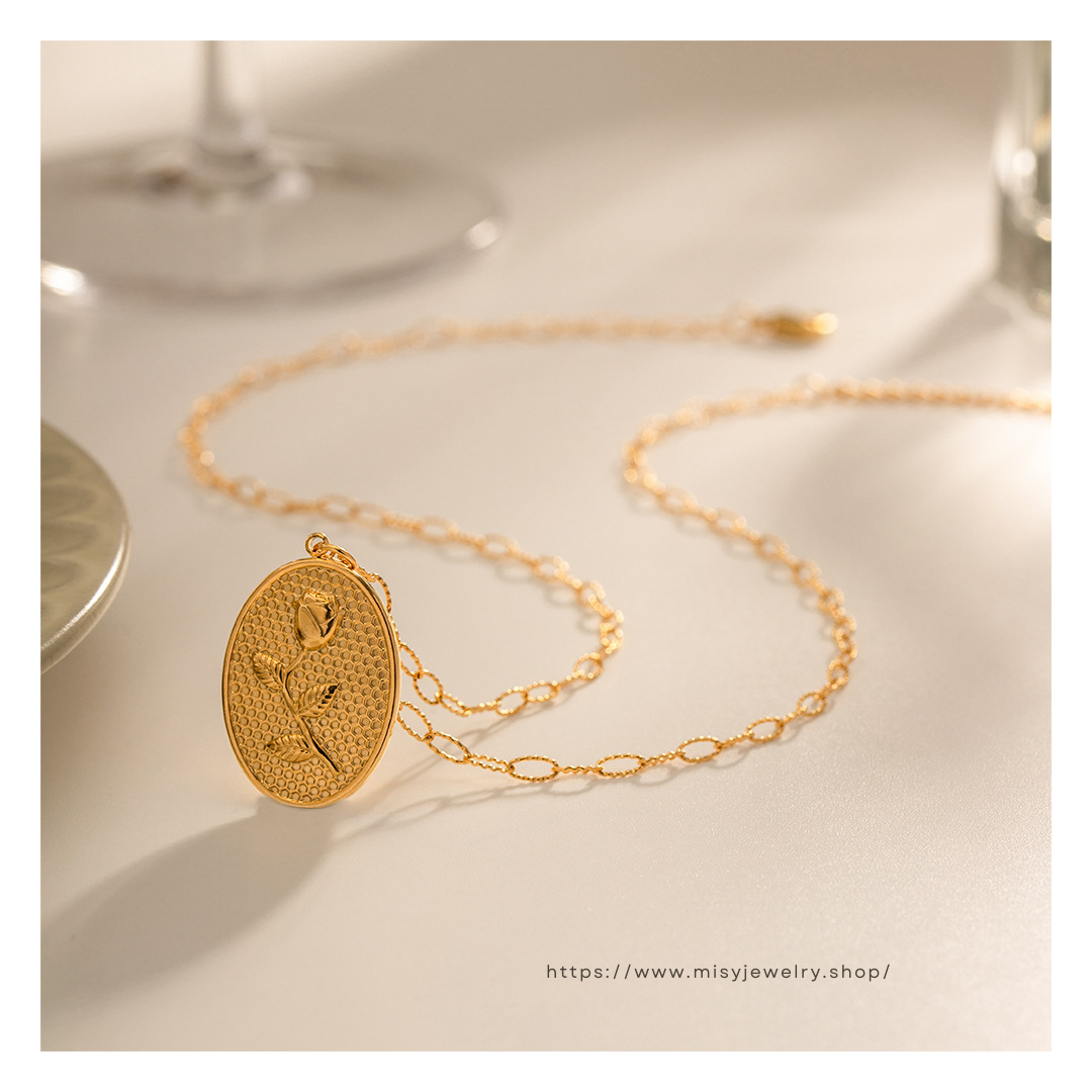 316L Coin Rose Necklace — 着用イメージ | ネックレス | サージカルステンレス316L | Misy Jewelry
