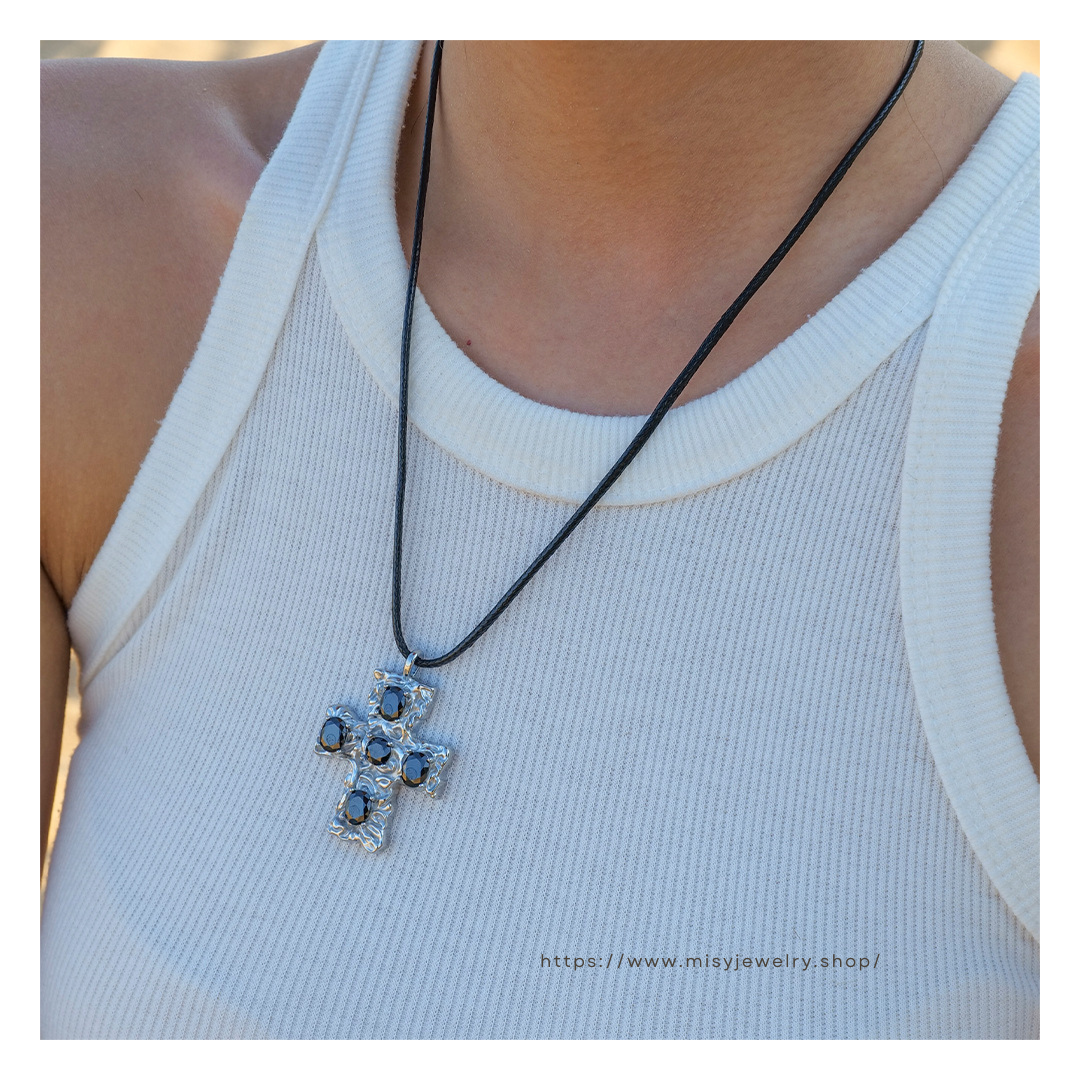 Rope Cross Necklace 詳細画像1｜Misy Jewelry
