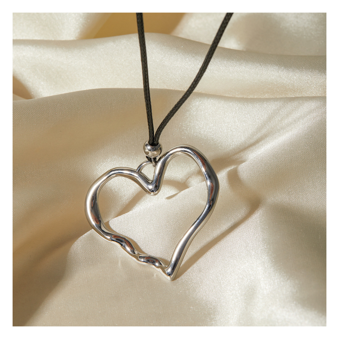 Long Rope Heart Necklace 詳細画像5｜Misy Jewelry