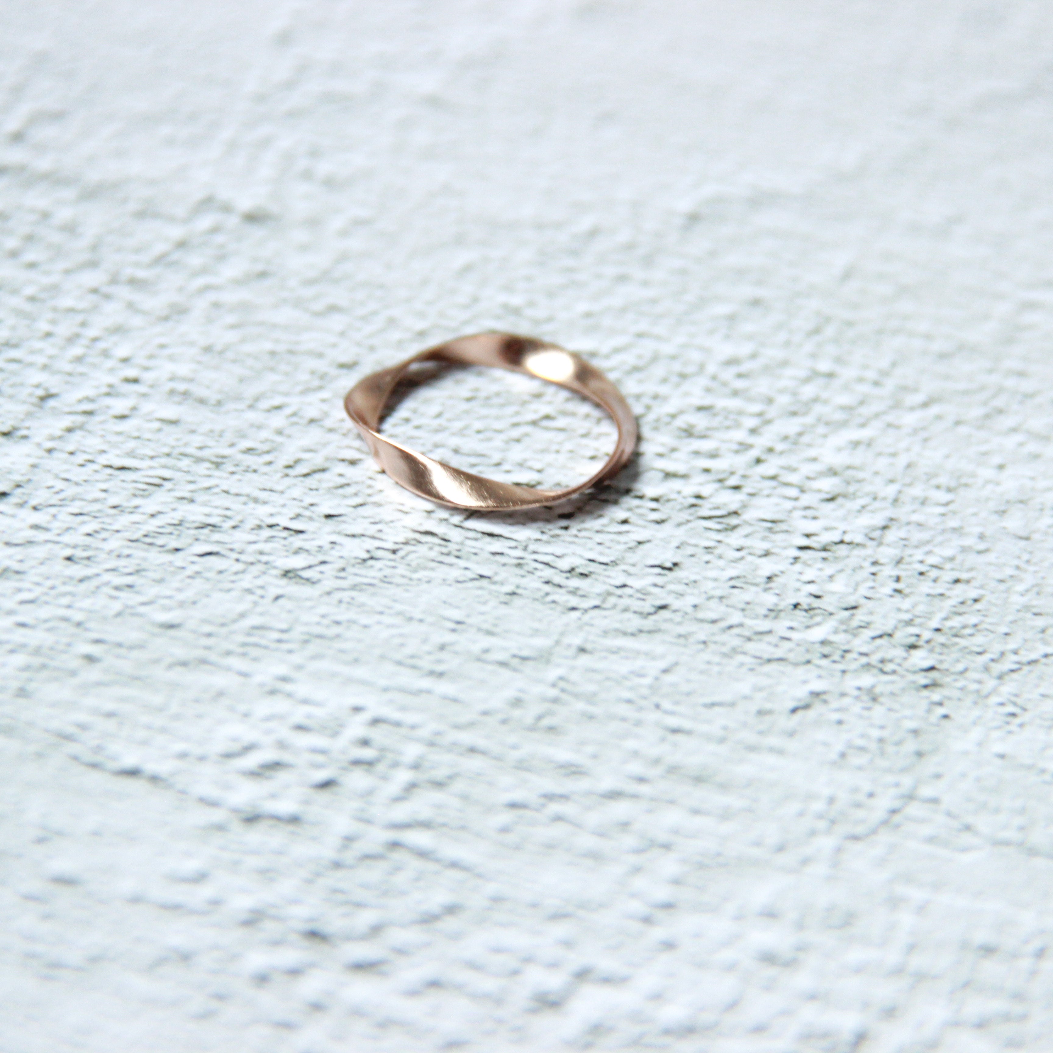 s925 wavy ring pinky gold — ディテール | リング | サージカルステンレス316L | Misy Jewelry