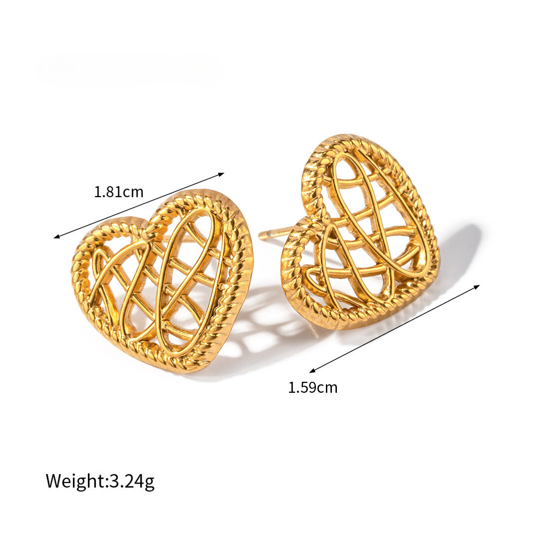 316L Elegant Heart-Cross Pierce — 着用イメージ | リング | サージカルステンレス316L | Misy Jewelry